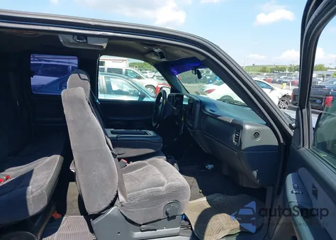 2002 Chevrolet Silverado 1500 Ls from USA, damaged, VIN 2GCEC19V421334833